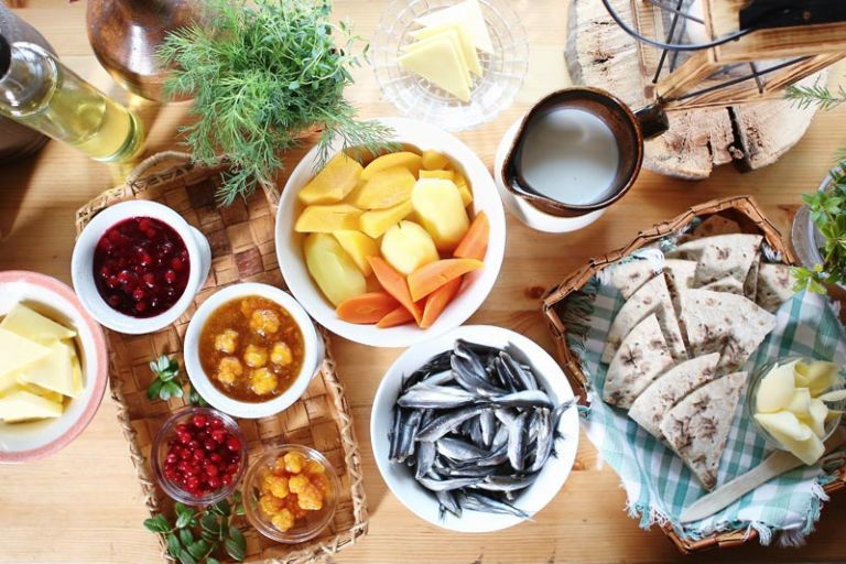 食材は地元の森より